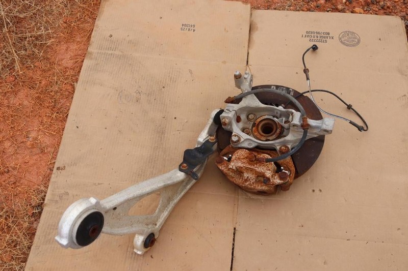 2014-2015 INFINITI QX60 3.5L FRONT LEFT DRIVER SIDE KNEE KNUCKLE SPINDLE HUB OEM