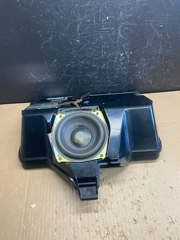 2004-2008 Maserati Quattroporte Subwoofer Speaker 67071100 AB9667