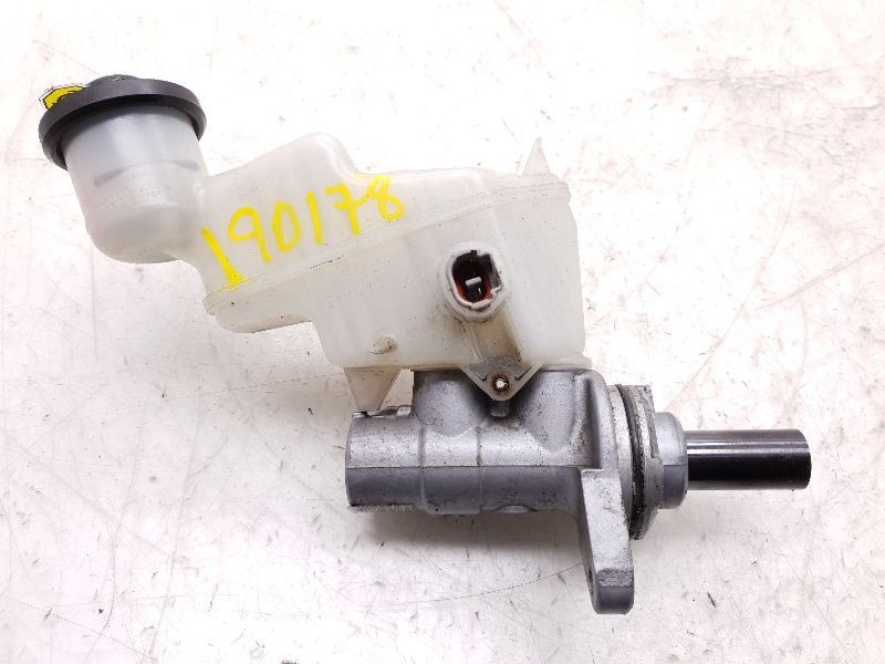 12-19 TOYOTA YARIS 1.5L FWD AT BRAKE MASTER CYLINDER