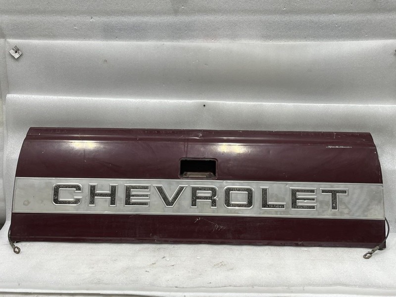 1992 1993 1994 1995 1996-2000 CHEVROLET 3500 PICKUP TRUCK TAILGATE RED FLEETSIDE