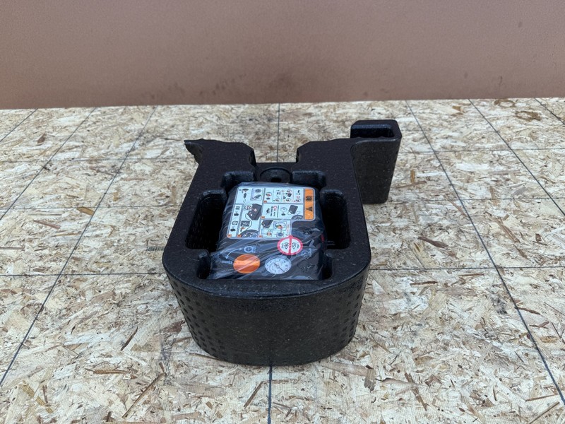 FORD MUSTANG GT 2024-2026 REAR TRUNK STORAGE FOAM WITH TIRE PUMP MODULE