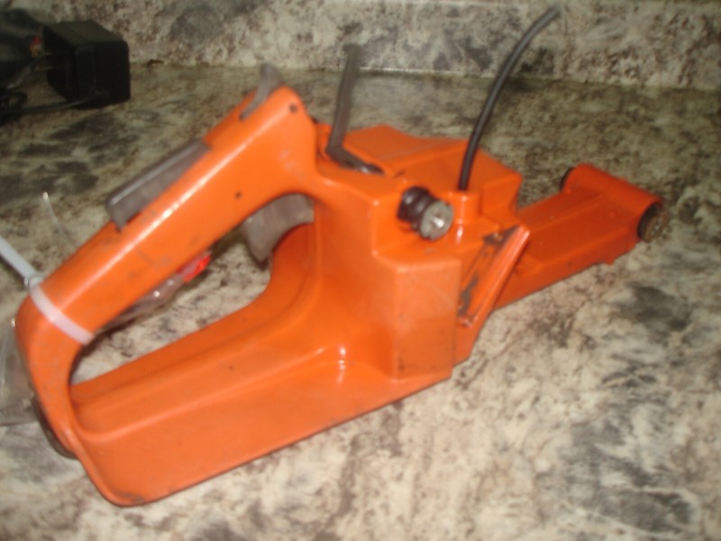 Husqvarna 272 k chop concrete saw throttle gas tank side partbin 747 272k