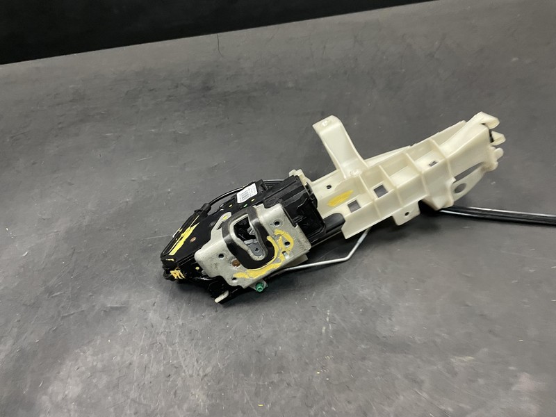 Front Right Door Lock Latch 2018 Ford Explorer BB5Z-7821812-C 2011 2012 - 2019