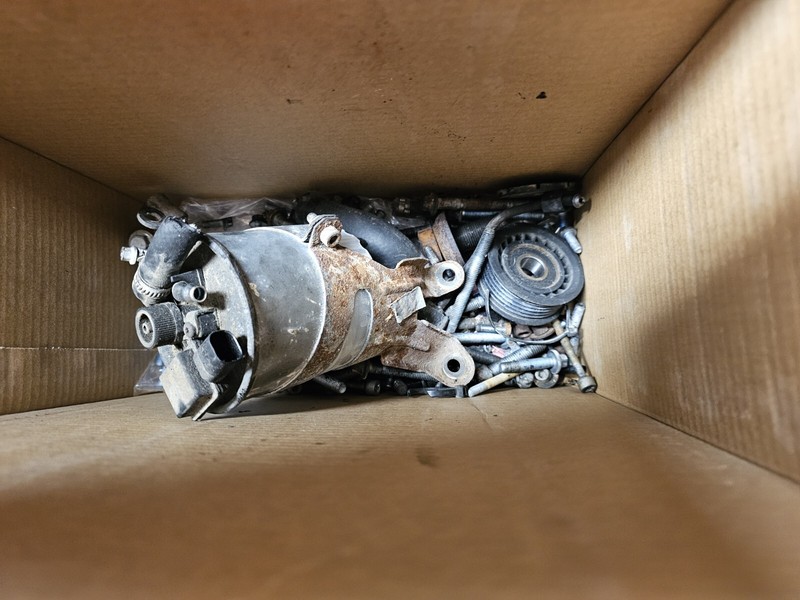 2004-06 Dodge Sprinter 2.7l Box Of Bolts From Engine