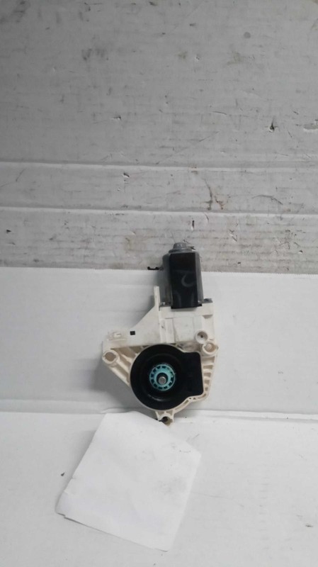 Used Front Right Door Window Regulator Front fits: 2015 Audi A4 Sdn Front Right