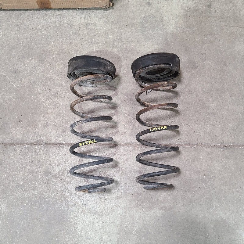 98-02 Camaro Z28 Rear Suspension Coil Springs Spring Set Aa7363