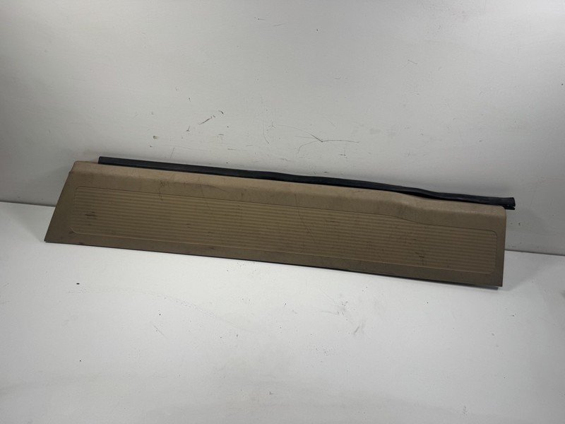 05-010 Honda Odyssey Left Rear Garnish Assy. Beige 84261-SHJ-A000 OEM