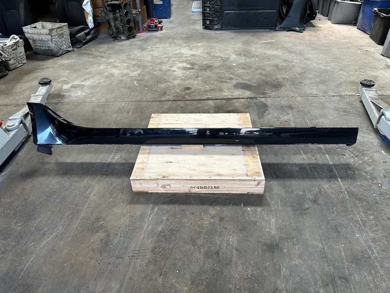 17-20 JAGUAR XE RIGHT PASSENGER SIDE SKIRT ROCKER PANEL MOLDING Black OEM