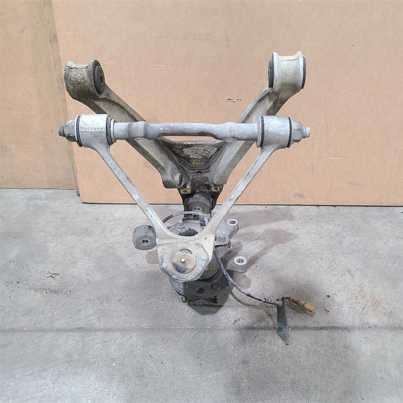 88-90 Corvette C4 Driver Front Knee Knuckle Hub Assembly Lh AA7185