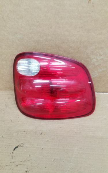 Passenger Tail Light Heritage Flareside Fits 00-04 FORD F150 PICKUP 220235