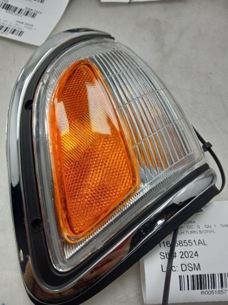 95-96 TOYOTA TACOMA NEW AFTERMARKET DRIVER SIDE TURN SIGNAL