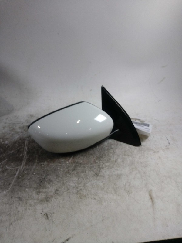 2017 Nissan Rogue Sport Right Door Mirror White OEM 635096 Used 85K Miles