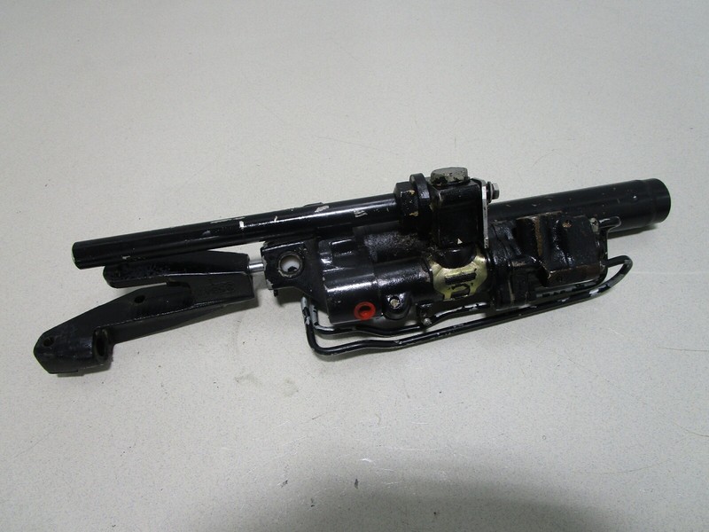 89645A15 Mercruiser Alpha Bravo Stern Drive Power Steering Cylinder Actuator