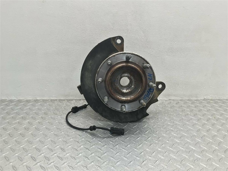 OEM 2001 - 2007 SILVERADO SIERRA 1500 - 3500 FRONT DRIVER KNUCKLE 8 LUG 4X4 HUB