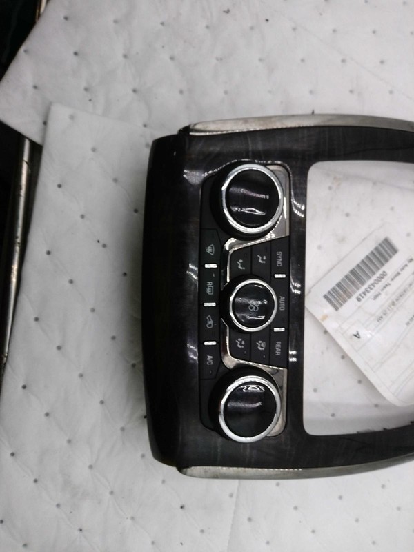Buick Enclave 2015 161K mi. Front Temperature Control 22945409 3419
