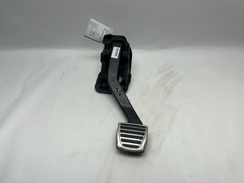 2017-2019 ALFA ROMEO GIULIA 2.0L FLOOR BRAKE STOP PEDAL PAD OEM