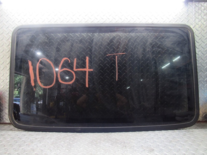 2001-2007 TOYOTA SEQUOIA/ 2004-2006 TUNDRA CREW CAB SUNROOF ROOF WINDOW GLASS