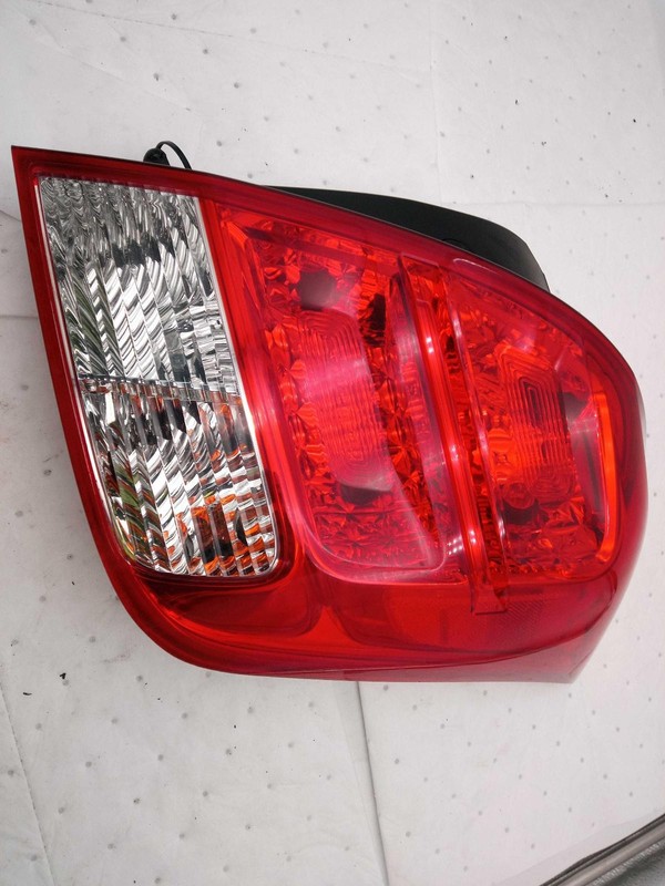 2015 Chevrolet Trax Right Tail Light Assembly White Used 68140 76k Miles