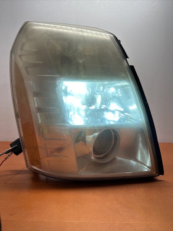 2007 2008 Cadillac Escalade Right Passenger RH HID Xenon Headlight OEM Complete
