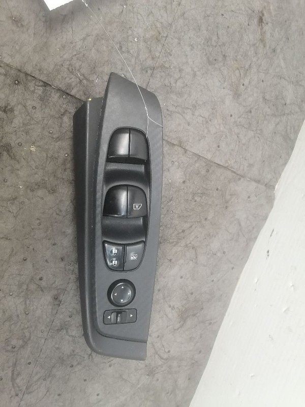 SENTRA2022 Front Door Switch 1542314