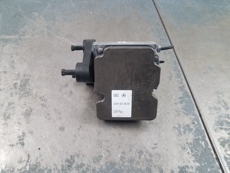 2016 Mercedes AMG C 63 S ABS Brake Pump Module #3164 F7