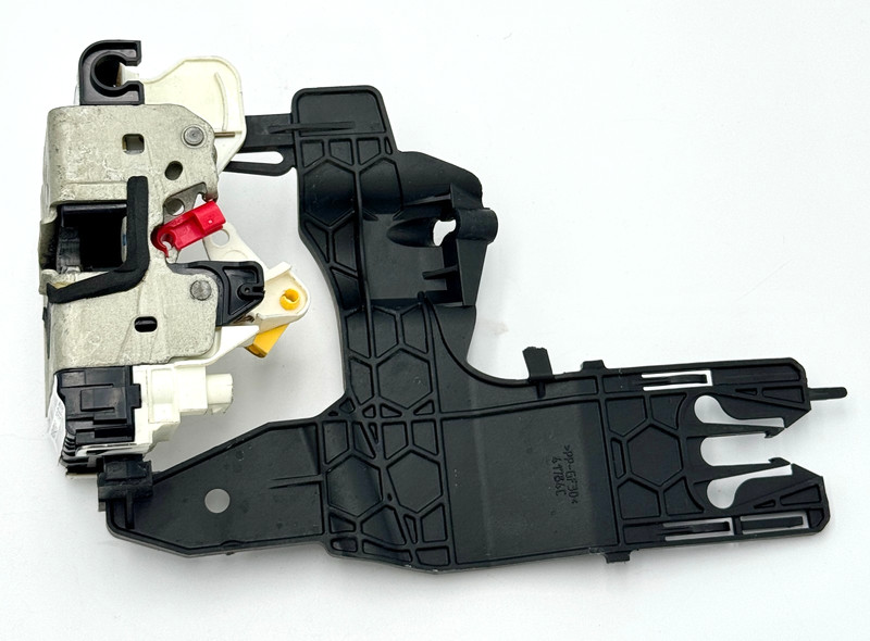 ✅2009-2026 RAM CLASSIC 1500-3500 FRONT RIGHT DOOR LATCH w/ BRACKET 4TH GEN OEM