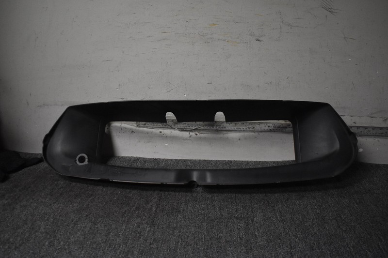 2017-2019 MASERATI GHIBLI FRONT LOWER AIR DUCT FACTORY OEM