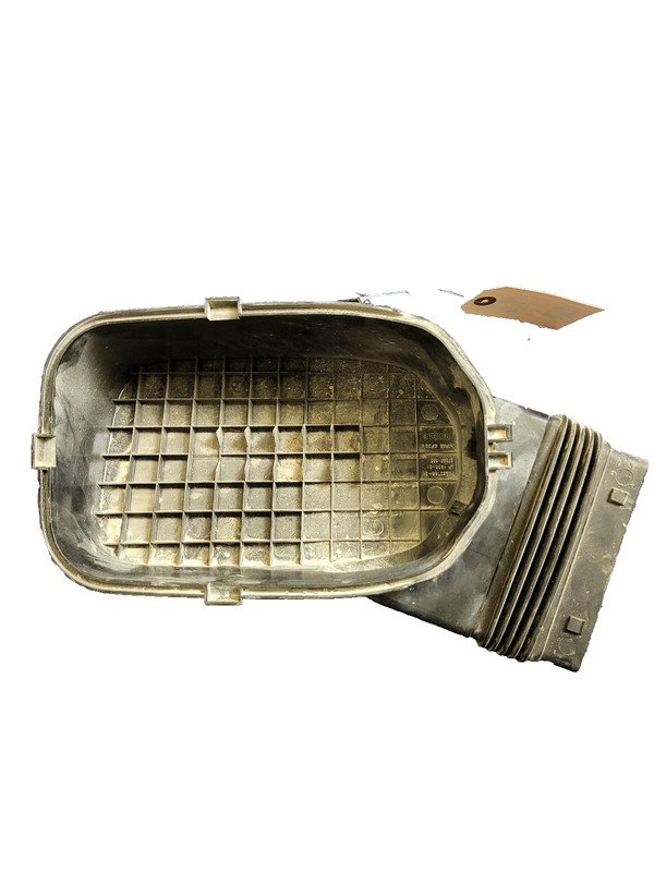Used Oem Maserati Front Left Air Cleaner Upper Cover for 2014-2020 Ghibli 3.0L