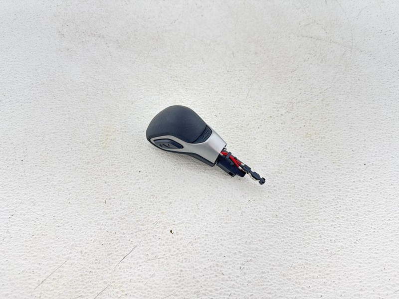 2024 - 2026 CHEVROLET TRAX CENTER CONSOLE GEAR SHIFTER KNOB LEVER OEM 10251188