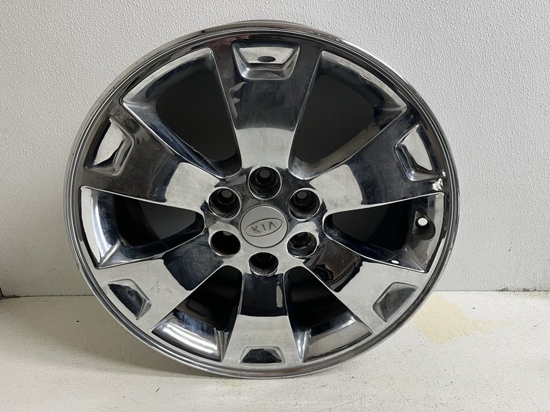 2009-2011 Kia Borrego 17x7.5 Chrome Cladding Alloy Wheel Rim 6 Spoke 17"