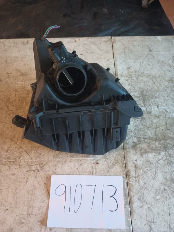 2005-2009 AUDI A4 Air Intake Cleaner Box Housing 03G133835C OEM