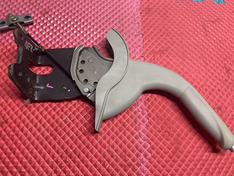 06-08 HYUNDAI SONATA PARKING EMERGANCY BRAKE HANDLE LEVER ASSEMBLY
