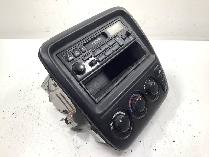 99-01 Honda CR-V Radio Tuner and Climate Control Assembly OEM