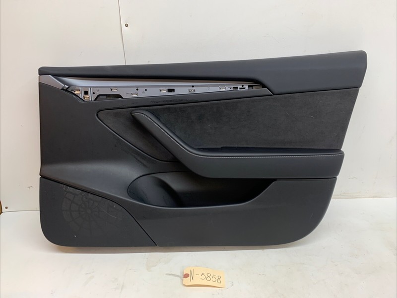 17-20 Tesla Model 3 front right passenger RH door trim 1090008-00-E 5858 C1