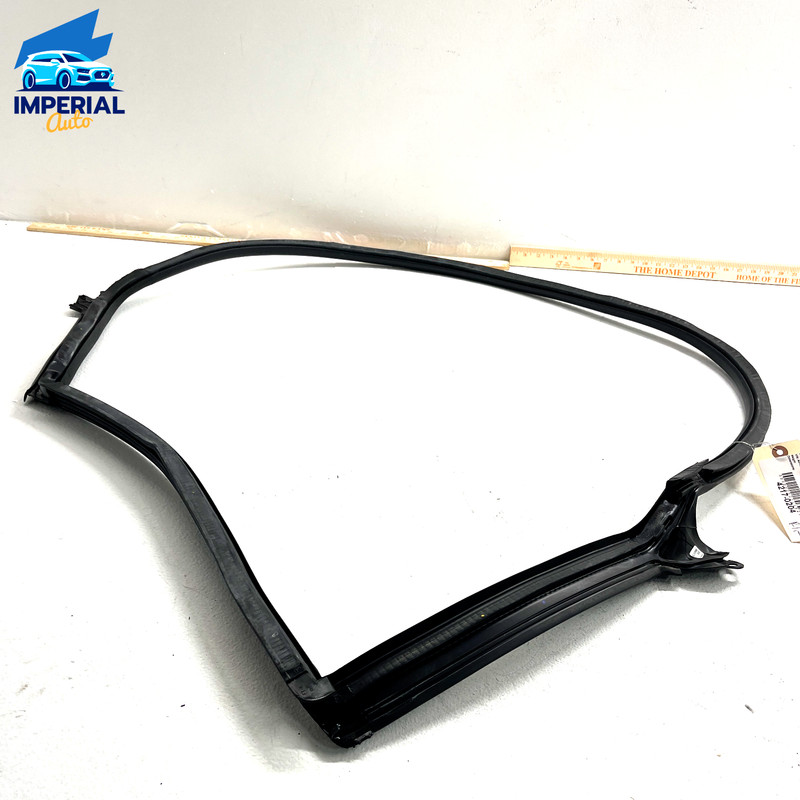 18-23 AUDI A5 SPORTBACK REAR PASSENGER SIDE DOOR ON BODY WEATHERSTRIP SEAL OEM