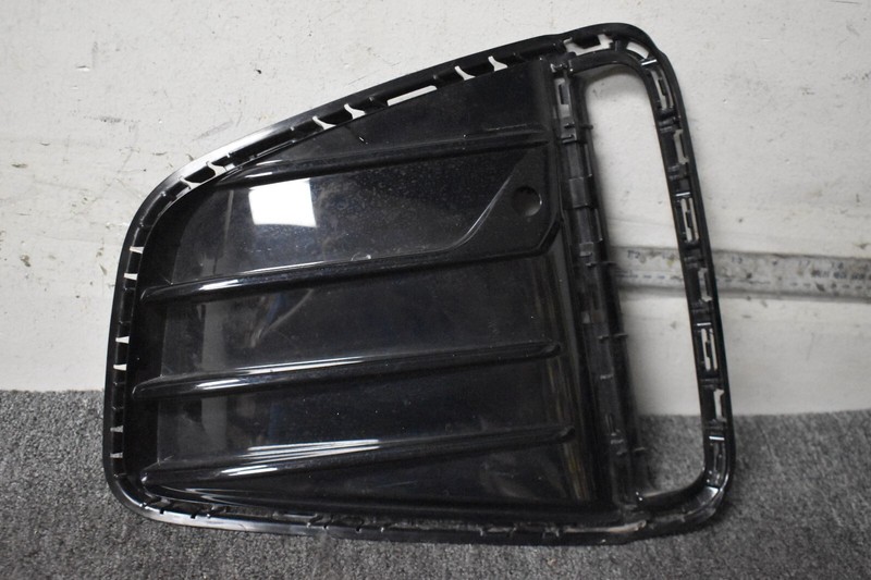 2019-2023 BMW REAR LEFT SIDE LOWER GRILLE FACTORY OEM