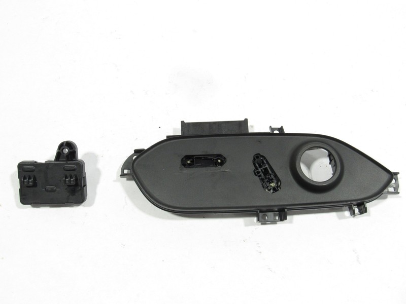 22-24 Jeep Grand Cherokee 2023 Front Right Seat Adjustment Switch Button ;:A