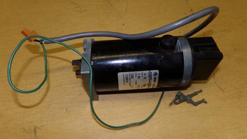 Rae Corporation Ten V 3120314 Electric Motor 24 DC 200 4 RPM *FREE SHIPPING*