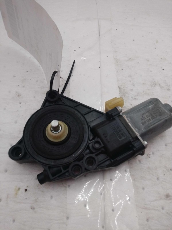 Used Front Right Door Window Regulator Front fits: 2013 Hyundai Sonata electric