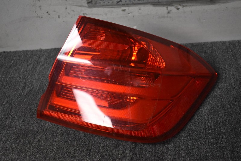 2012-2015 BMW 328I TAIL LIGHT RIGHT SIDE FACTORY OEM