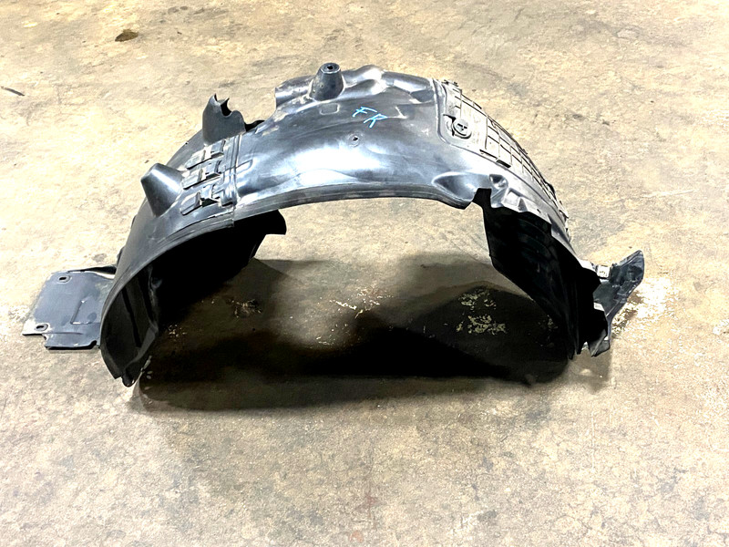 15-18 MERCEDES C300 W205 FRONT RIGHT WHEEL FENDER LINER SPLASH SHIELD OEM A0.49