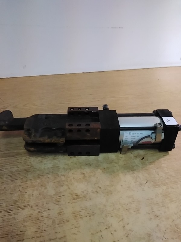 DE-STA-CO 860 Clamp-180° Arm