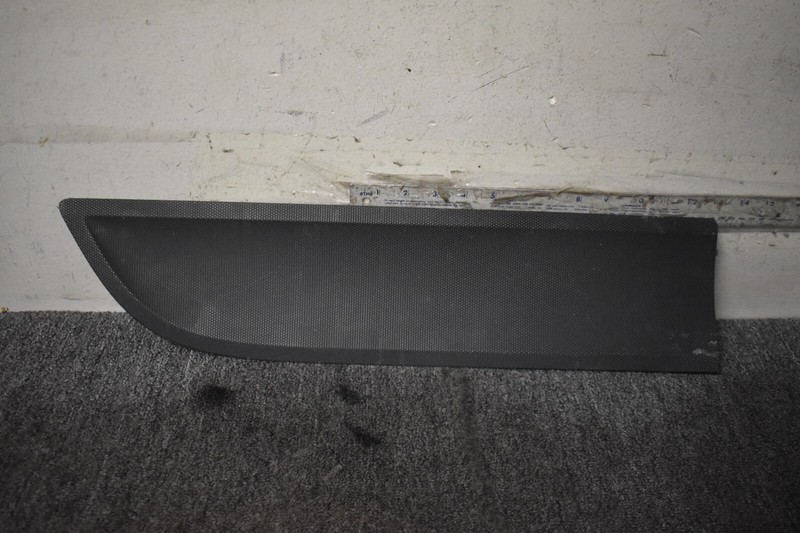 2019-2021 PORSCHE MACAN BASE LOWER MOLDING RIGHT SIDE FACTORY OEM