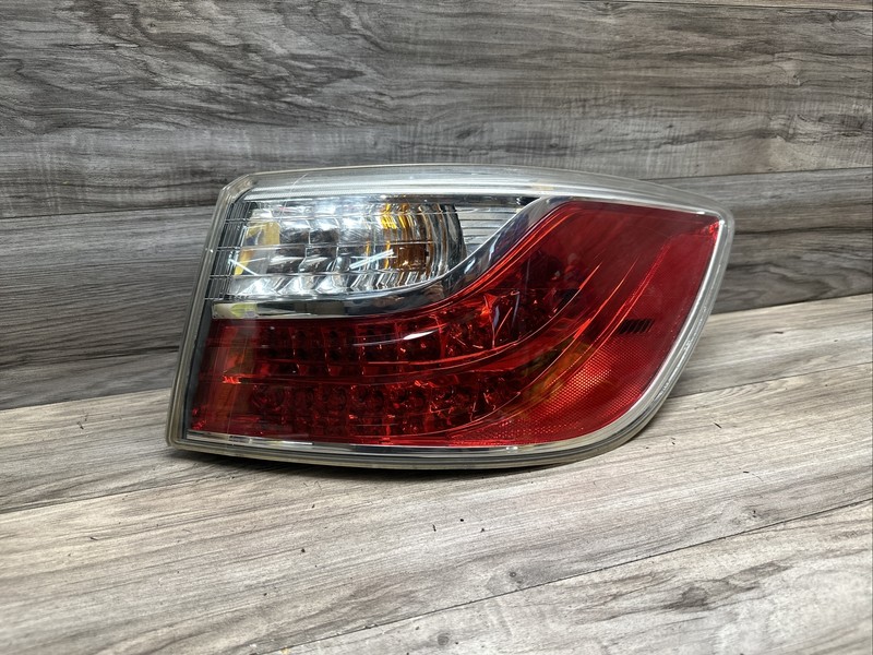2010 - 12 Mazda CX-9 Right Taillight Quarter Mounted LED Halogen SUV 2011 OE RH