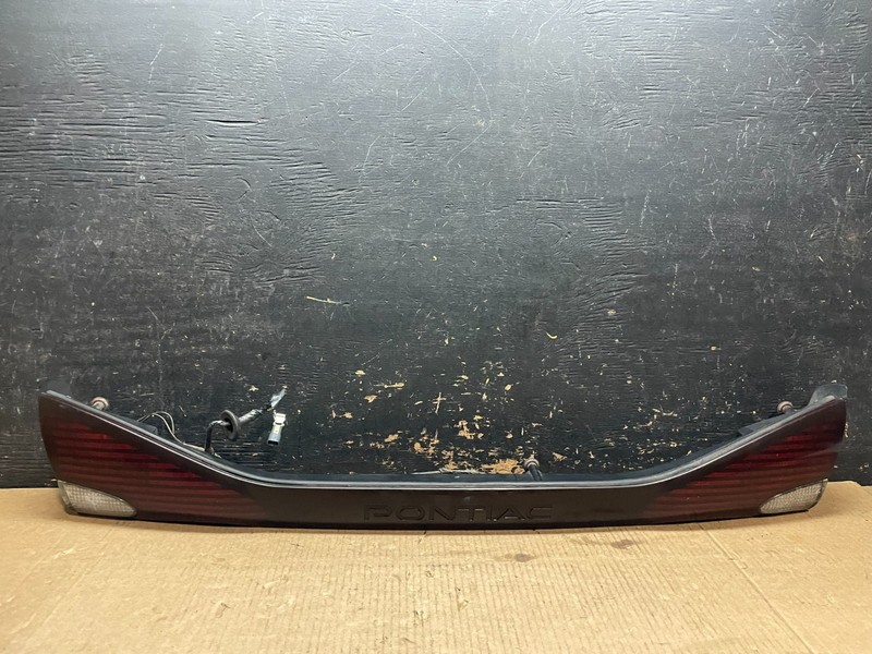 1996 to 1999 Pontiac Bonneville Tail Gate Tail Light Reverse light Y9576 PS