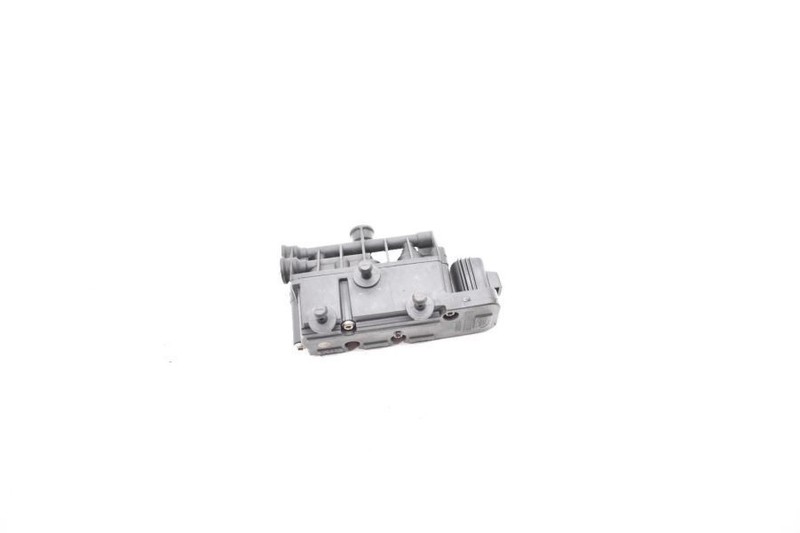 2005-2009 LAND ROVER LR3 4.4 AIR RIDE SUSPENSION VALVE BLOCK FRONT RVH000095