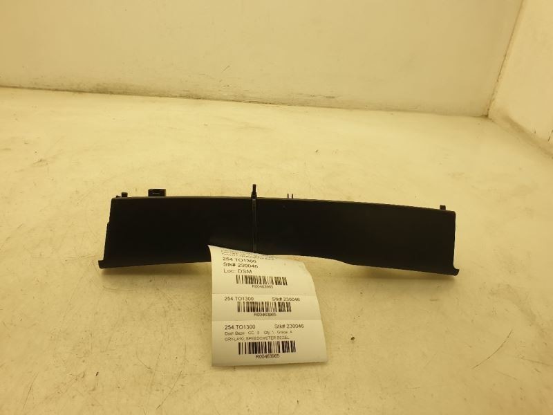 2000 TOYOTA LANDCRUISER SPEEDOMETER DASH BEZEL