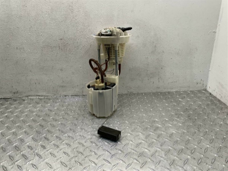 (2004-2007) DODGE DURANGO & CHRYSLER ASPEN GAS FUEL PUMP ASSEMBLY OEM 05135549AA