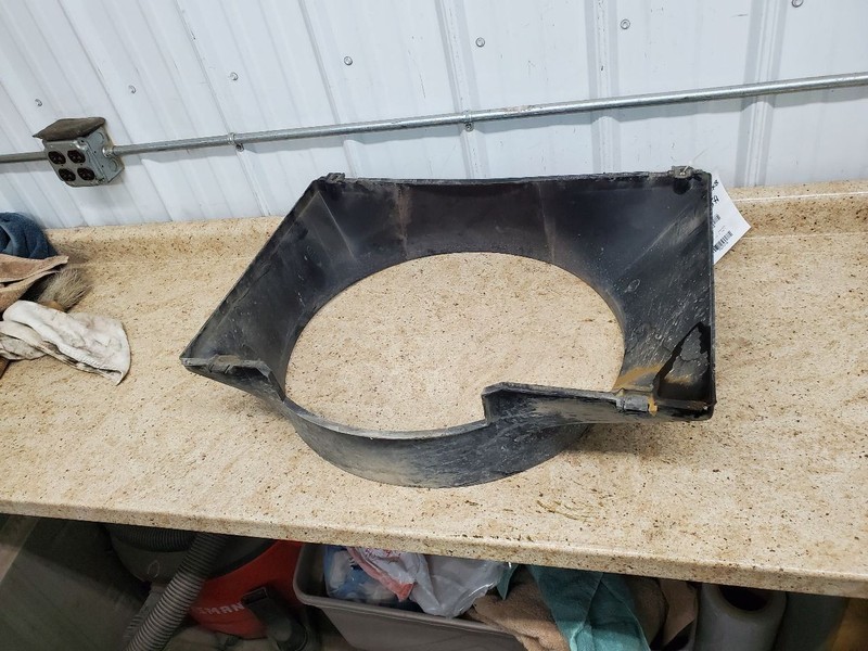 F1501990 Radiator Shroud 305156