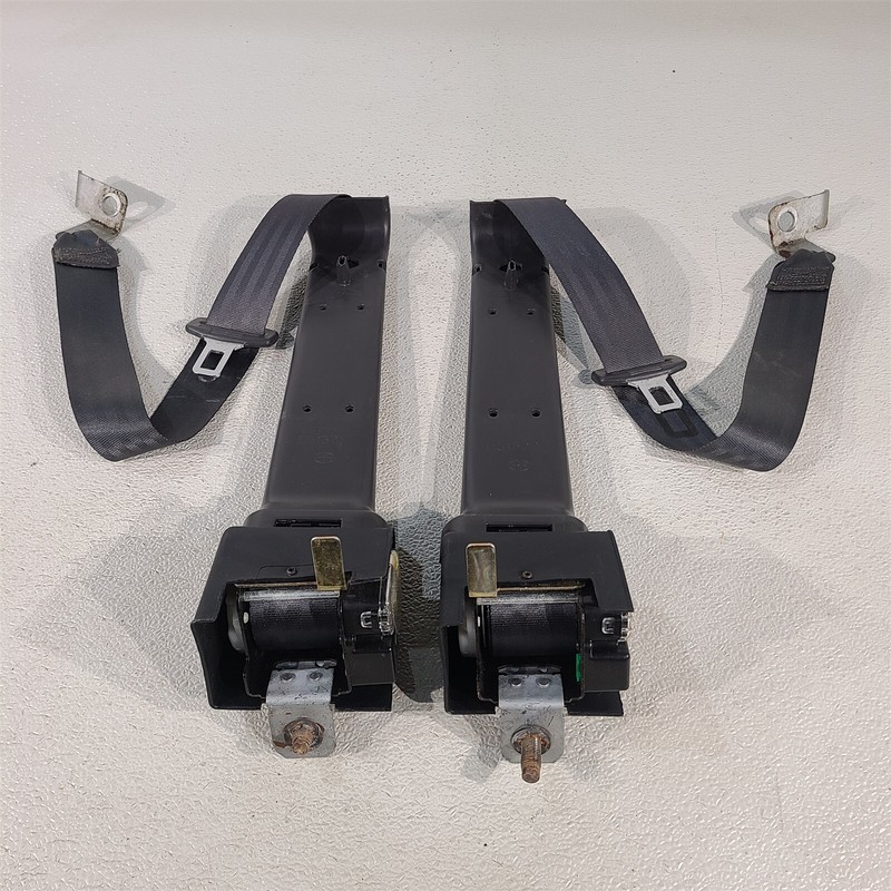 99-04 Mustang GT Convertible Rear Seat Belt Retractors Left Right Set Aa7324